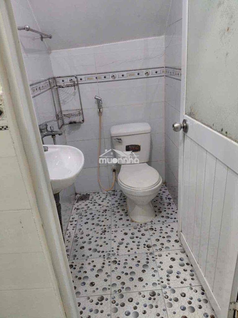 Cho thuê gấp nhà nguyên căn điện nước chính thức quận 7 htp 3p - 4