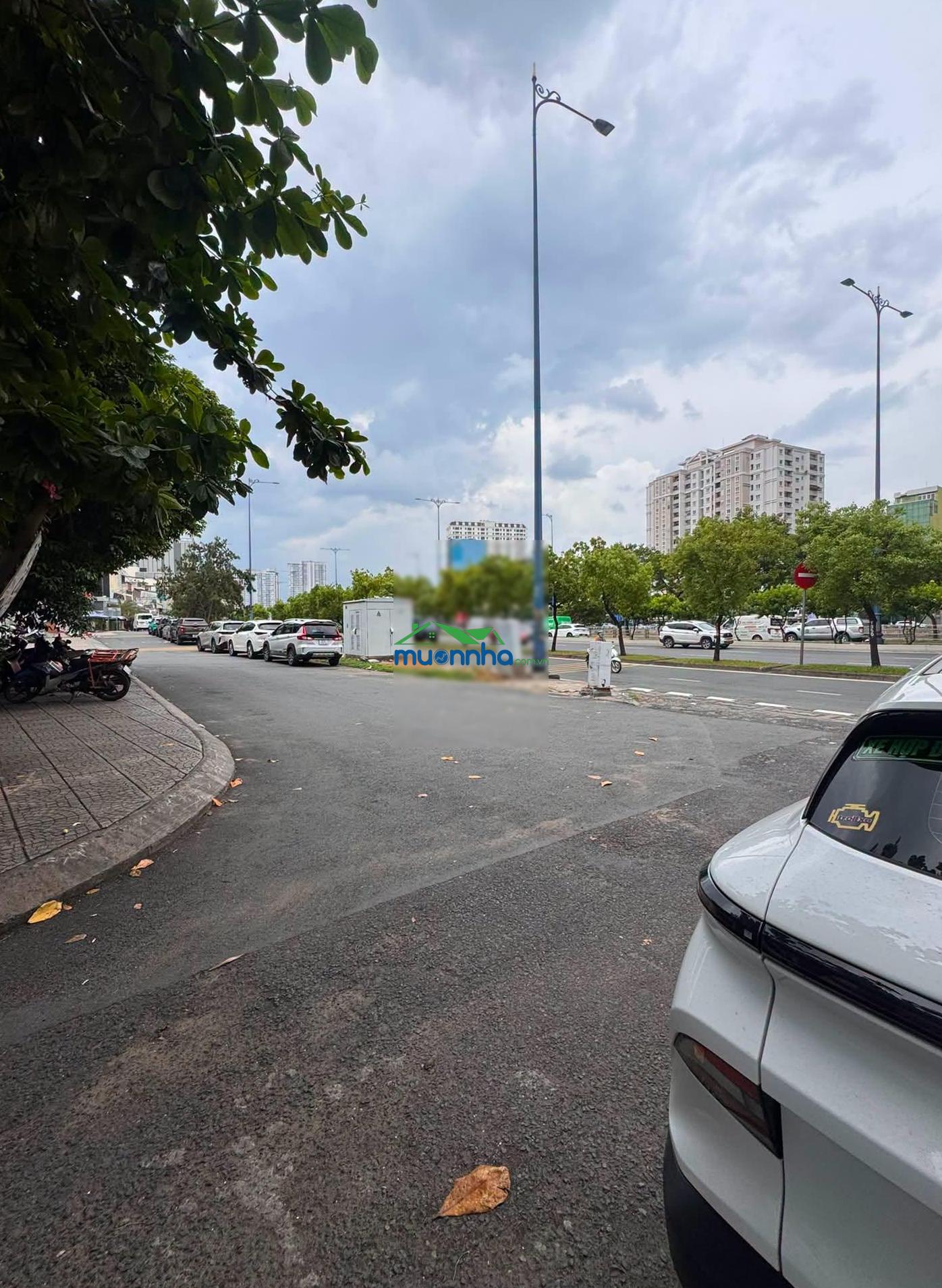 Nhà hẻm trần hưng đạo - xe hơi đỗ - vài bước ra mt - 4 tầng đúc - có st - 3.1*10 - vuông a4 - hc - 4
