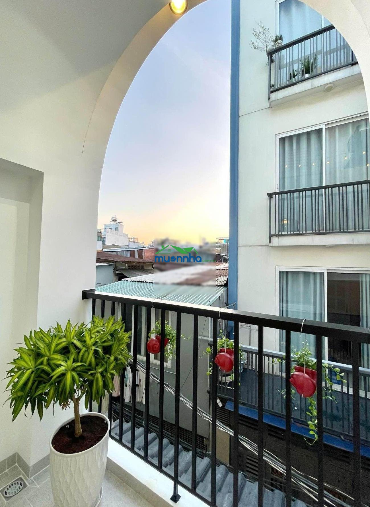 Nhà đẹp ở ngay, sát mặt tiền 50m², 3t, full nội thất, bề ngang lớn, hẻm thông dân trí, hơn 6 tỉ - 2