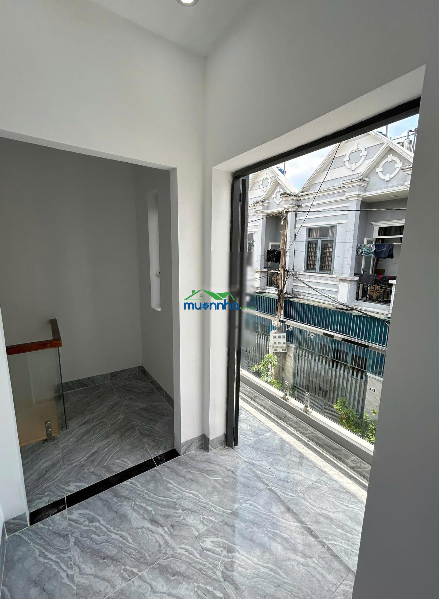 Nhà phố mới hoàn thiện - 785tr, 3pn, 2wc. ngay đường lớn 100m. đường ô tô 5m. cầu lớn hóc môn