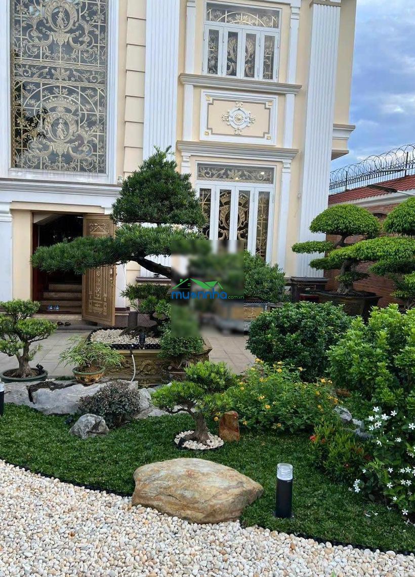 Bán biệt thự 652m2 có sân vườn, hồ cá coi với thiết kế siêu đẹp ngay khu trung tâm hành chính qận 2 - 3