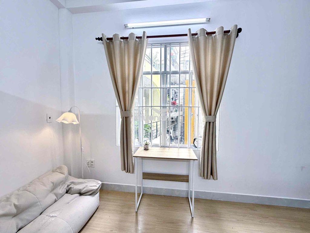 Cho thuê studio cửa sổ thoáng mát full nội thất ngay trung tâm quận 3 - 2