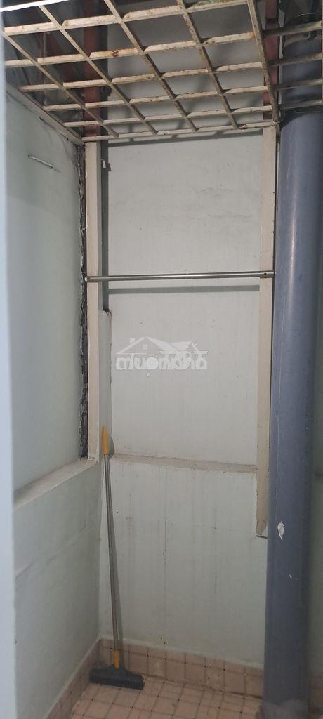 Cho thuê nhà hẻm 1 trệt ,1 lửng ,nở hậu đường khánh hội ,q4 - 2