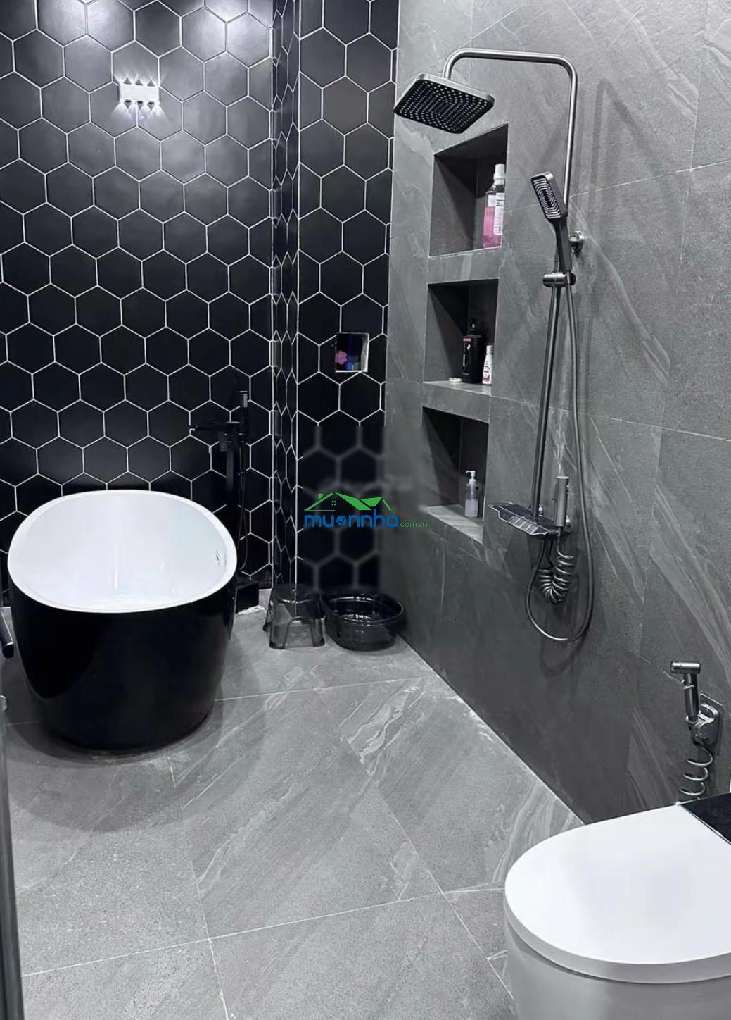 Chủ cần bán gấp nhà 1 trệt 1 lầu, 3pn, 2wc giá: 650tr đường đinh đức thiện - bình chánh (110m²) - 2