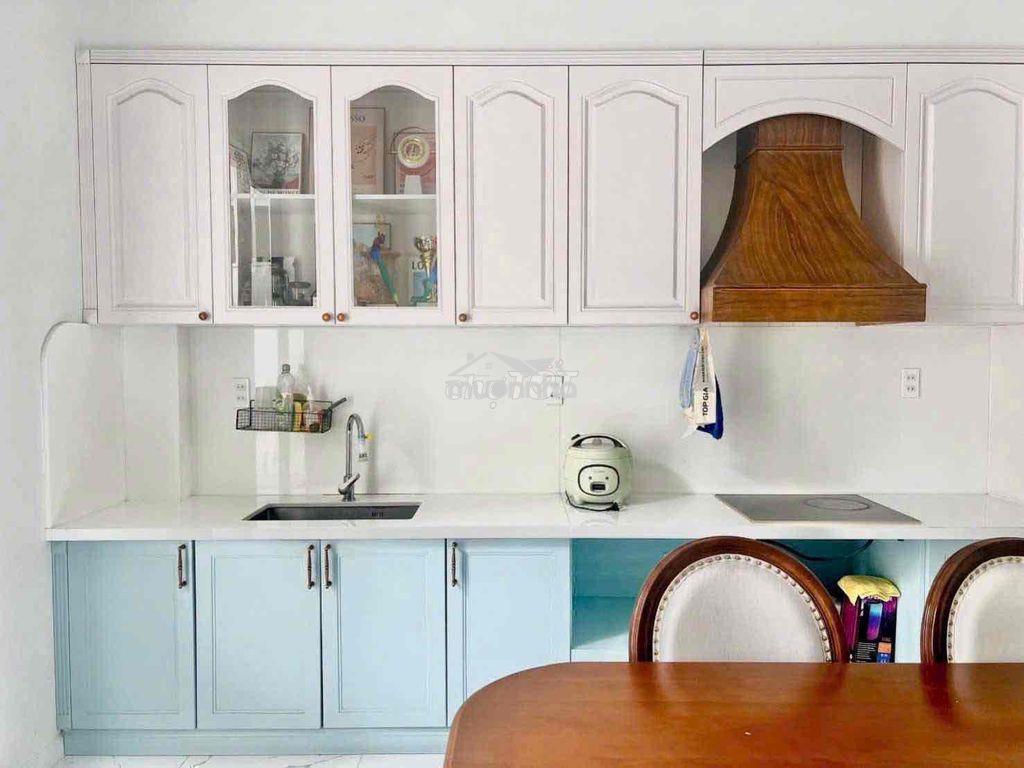 Cho thuê hxh trệt 3 lầu - 3