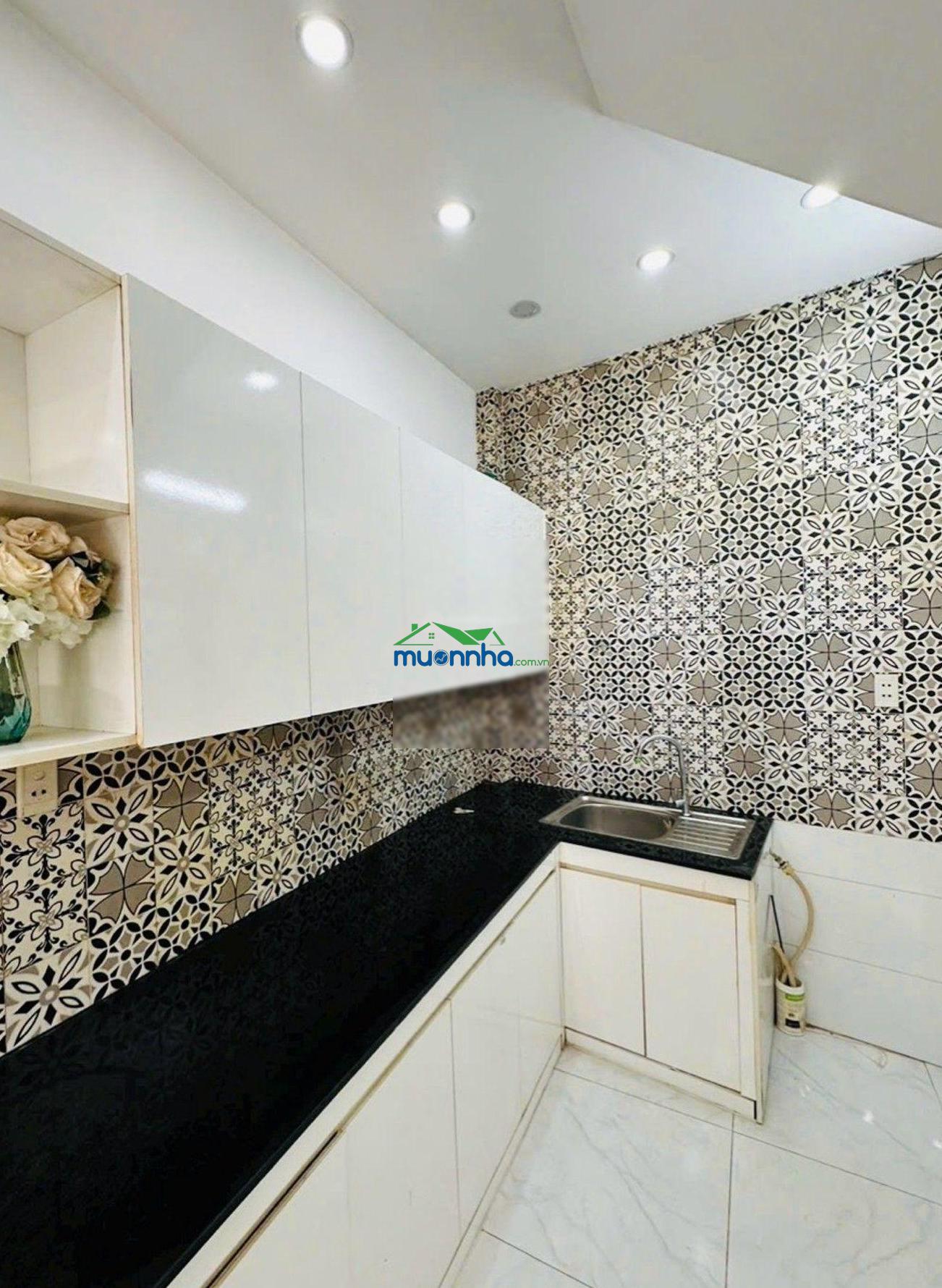 Siêu phẩm nhà đẹp 3,5m x 8m, 3 tầng, có đủ nội thất, hẻm xe hơi, nở hậu. giá nhỉnh 3 tỷ. tl.