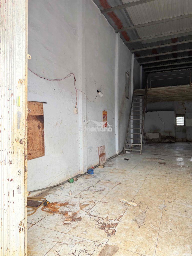 Cho thuê kho 85m2 / 2 mặt tiền có điện 3 pha hợp đồng 3 tháng /1 lần - 3