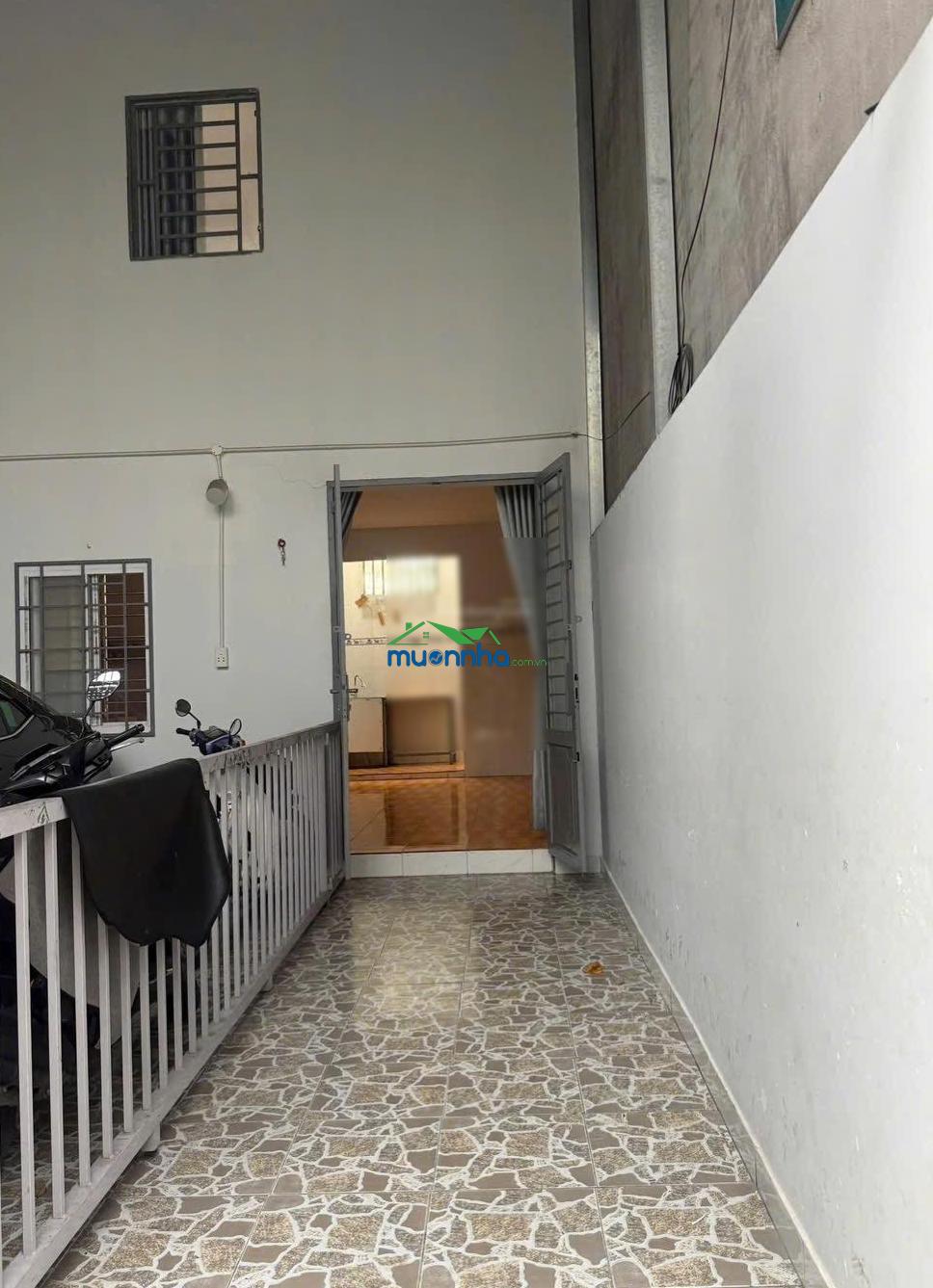* Giá : 5 tỷ ( tl ) * bán nhà quốc lộ 13. phường hiệp bình phước. hẻm nhựa xe hơi. nh - 3
