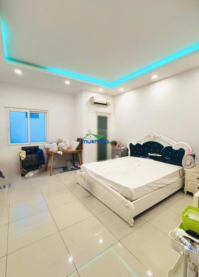 Bán nhà ngay đại lộ phạm văn đồng p13 bình thạnh, 4.5x18m, 4 tầng mới cứng, 5 pn full nội thất