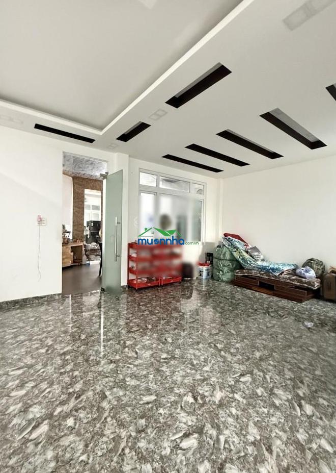 Mặt tiền kinh doanh, trước nhà 10m, dt 185m2, nguyễn trãi quận 1 - 3