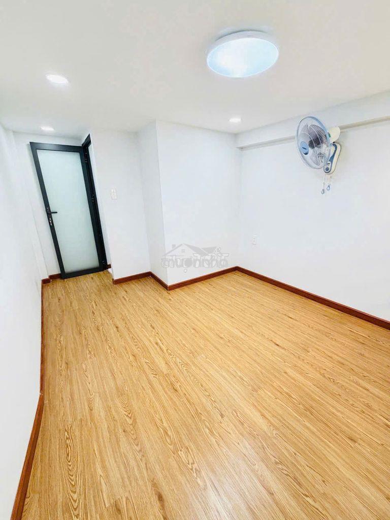 Nhà giá rẻ tại trung tâm quận 10 - 2