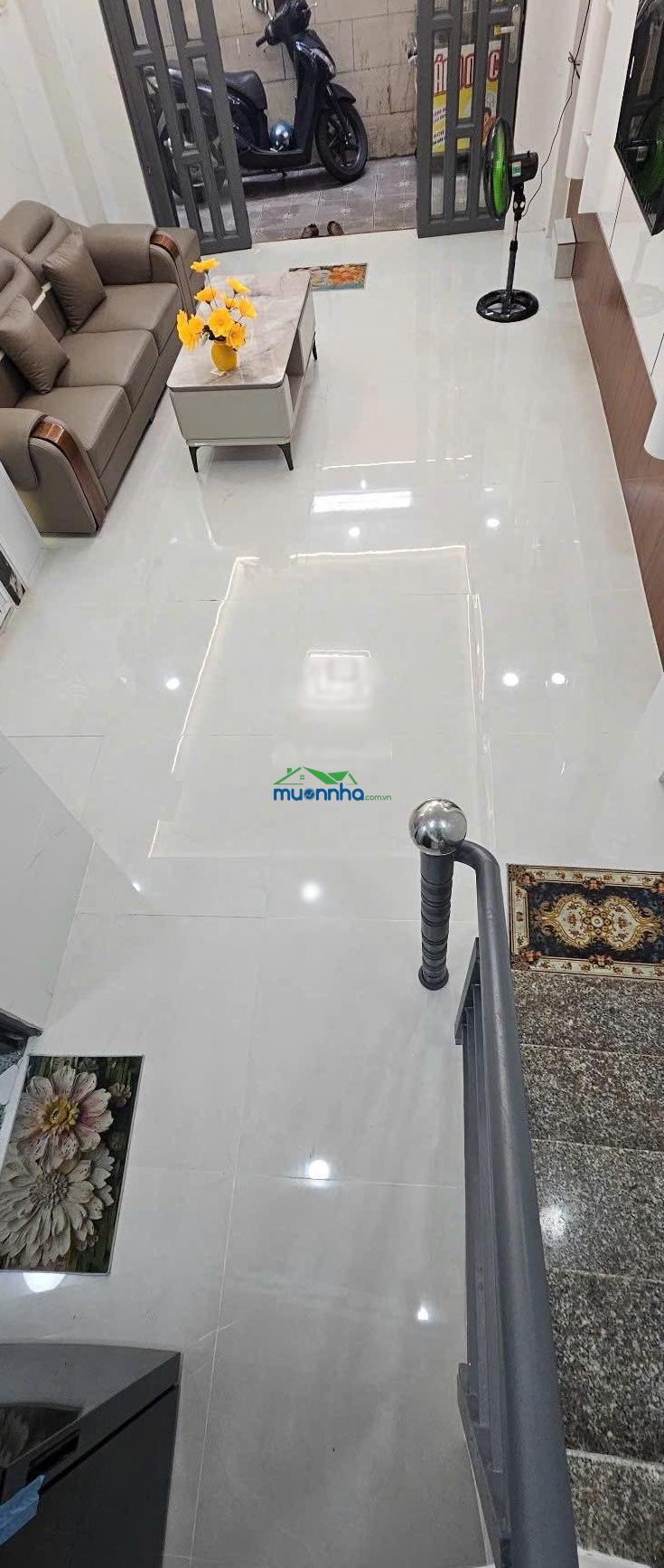 Nhà 1 trệt 1 lầu 2pn, 2wc 6x30m giá: 1 tỷ 2 đường nguyễn hữu trí - bình chánh