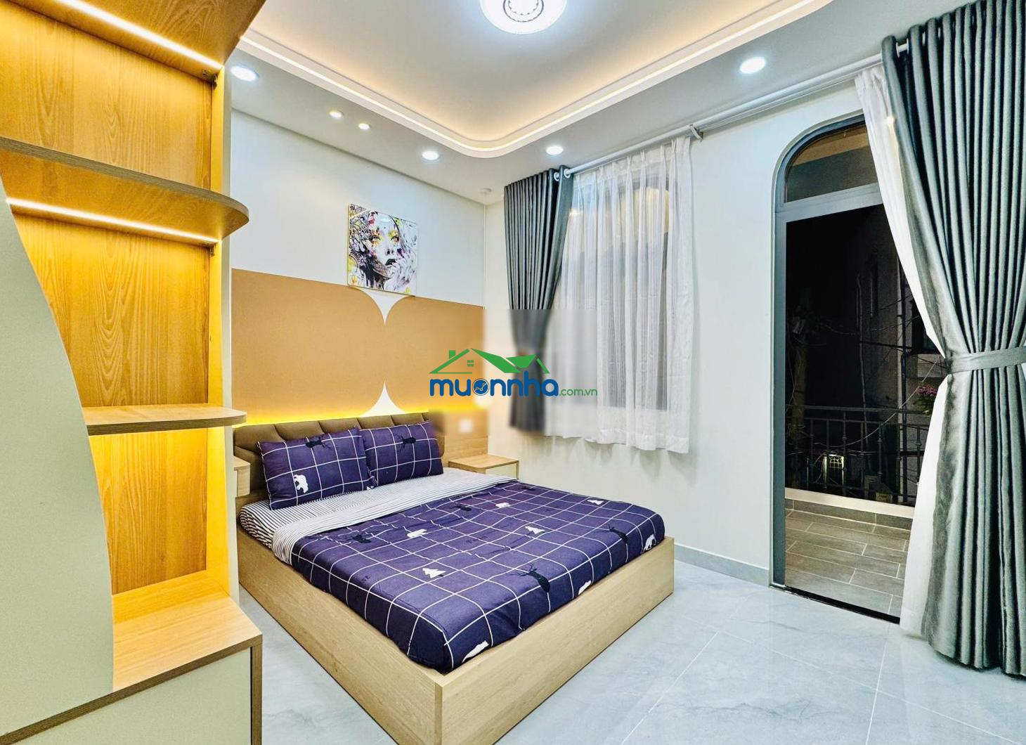 Cần bán gấp nhà hẻm xe hơi ngay vincom nguyễn xí. dt: 4x12m vuông vức. trệt, 2 lầu nhà mới tinh.