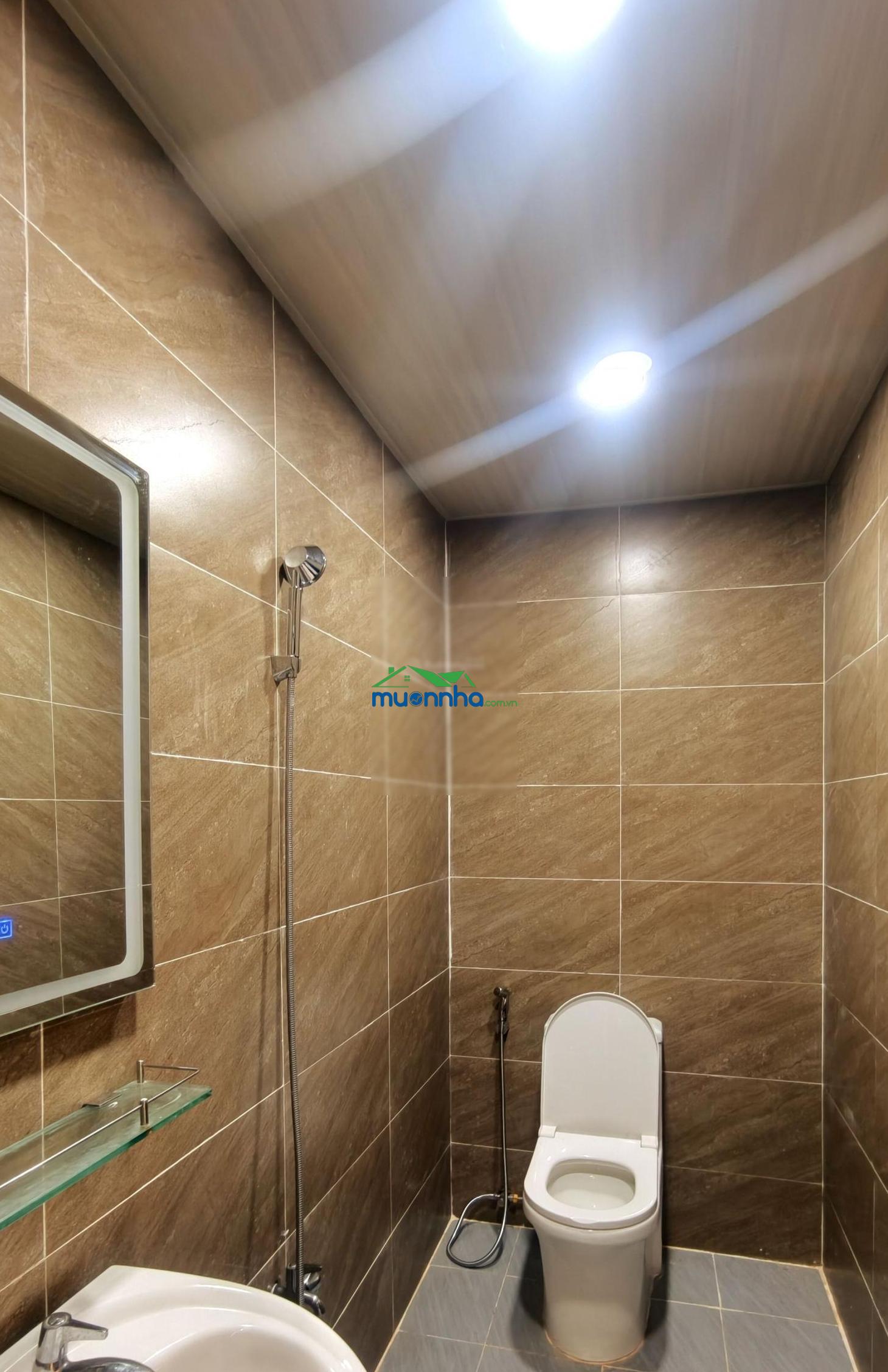 2 tỷ 490 có nhà mới 60m, sổ hồng cầm tay, ký vi bằng, đường xe tải 9m, nhà bè