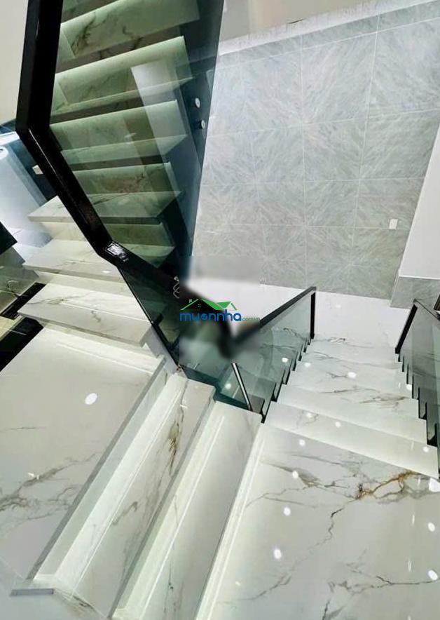 Bán nhà hẻm xe hơi - dt 4x26m - 2 tầng 4 phòng ngủ - ngay chợ lý phục man q7 - chỉ 6.4 tỷ
