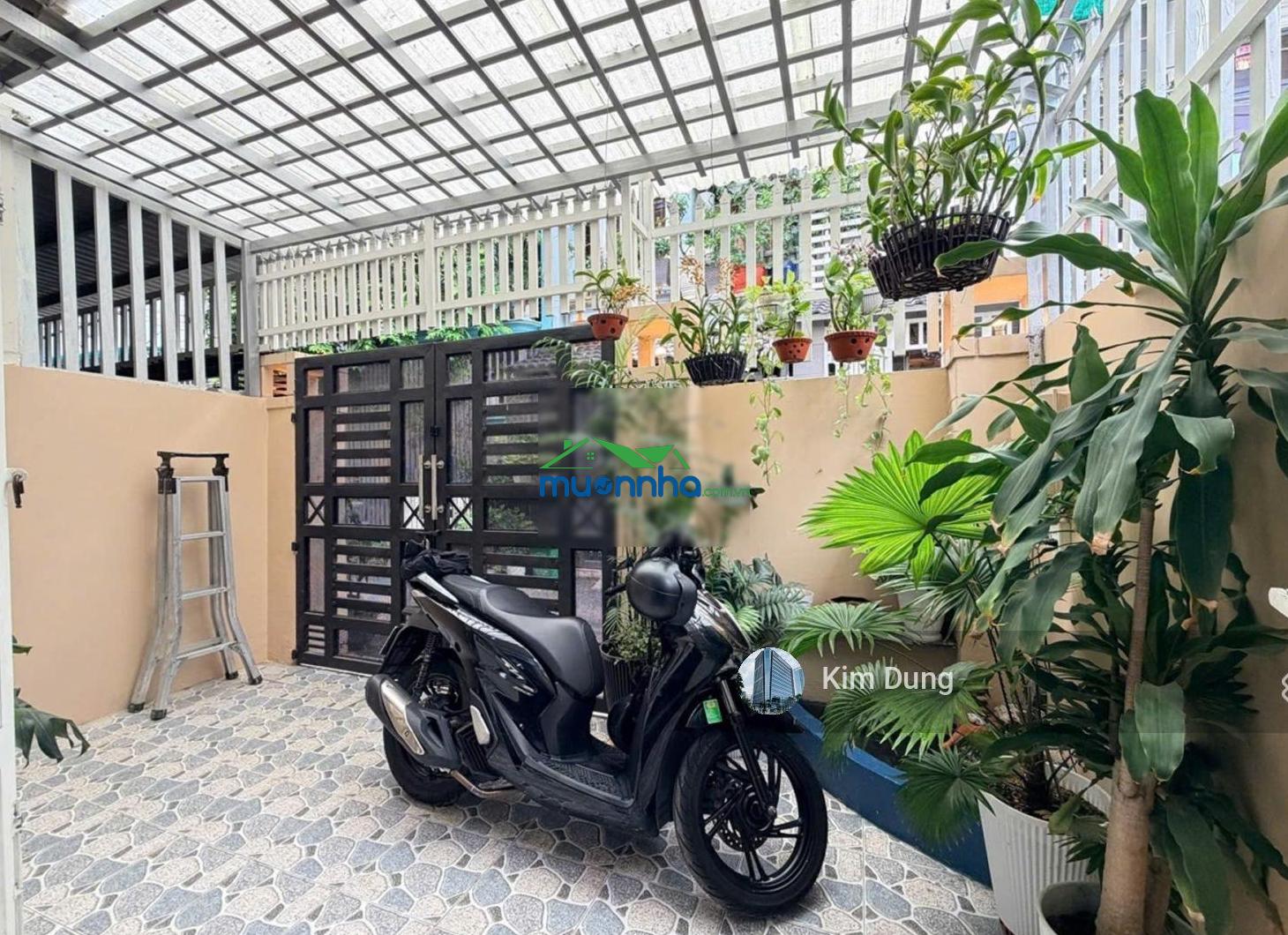Bán nhà đường dương quảng hàm diện tích: 5 x 12,5m trệt 2 lầu mái bê tông