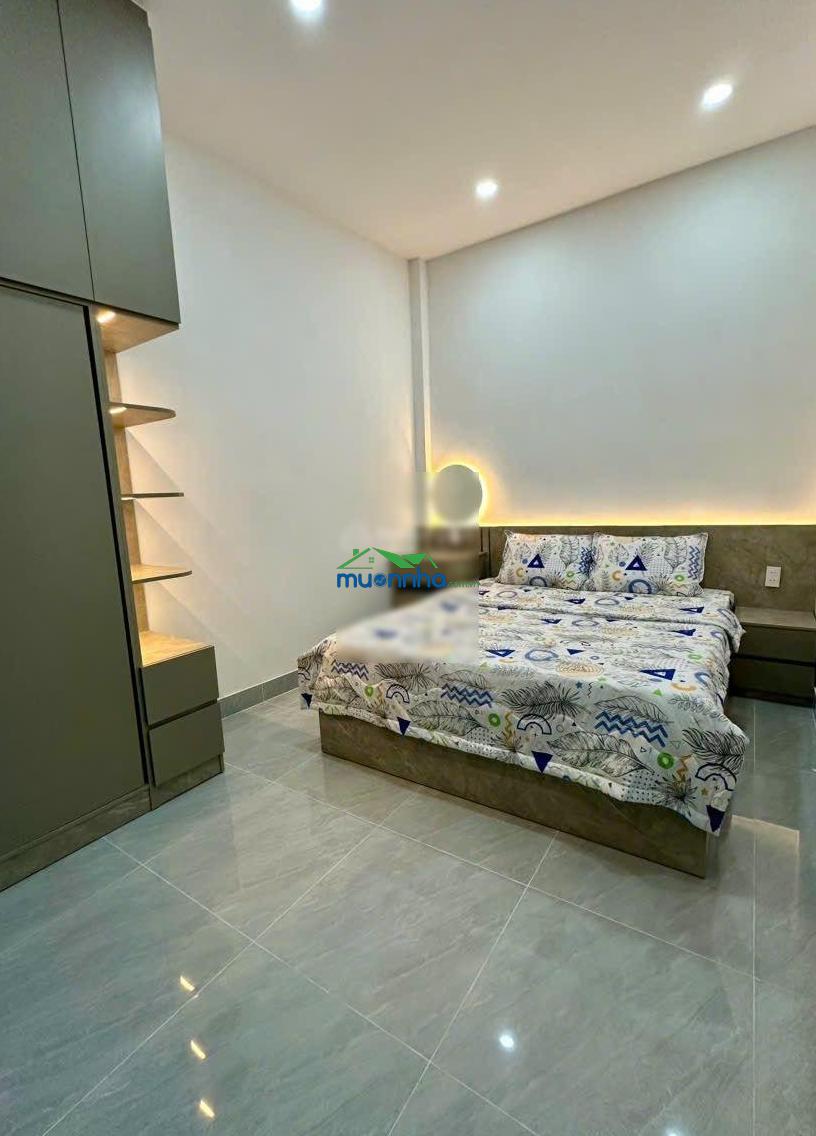 Bán nhà riêng ngay nhà hàng hương phố, dt 65m, 3pn giá chỉ 7.8 tỷ