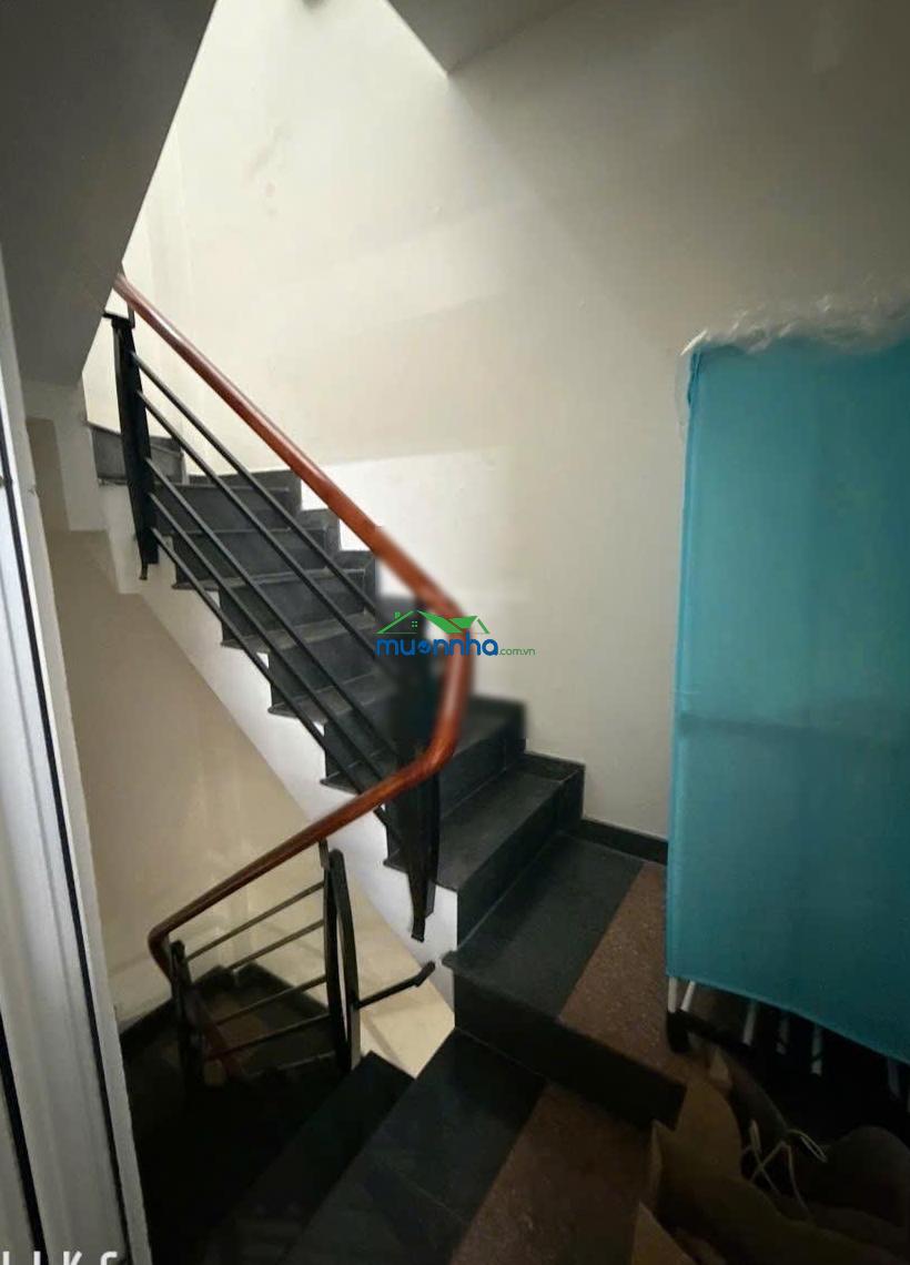 Nhà đúc 3 tấm, dt: 4x9, khu gò xoài vào đường lk 8,9 - 3