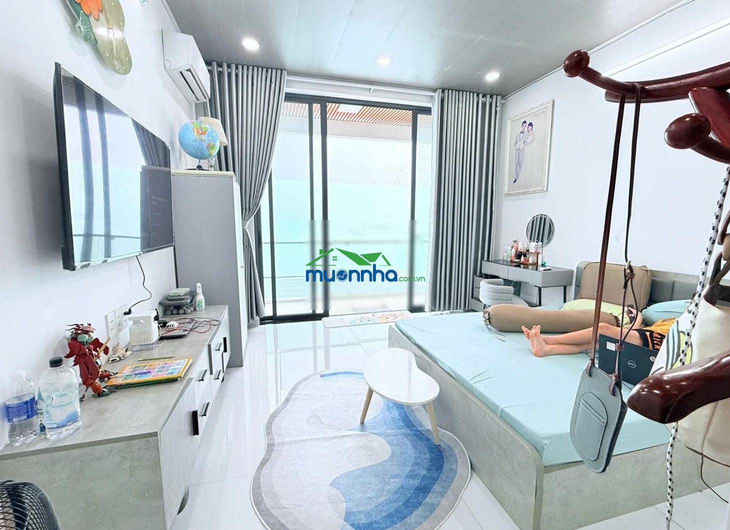 Nhà mới hẻm an ninh cách mặt tiền 10m, 2pn 3wc, sân rộng, không quy hoạch, sổ hồng riêng