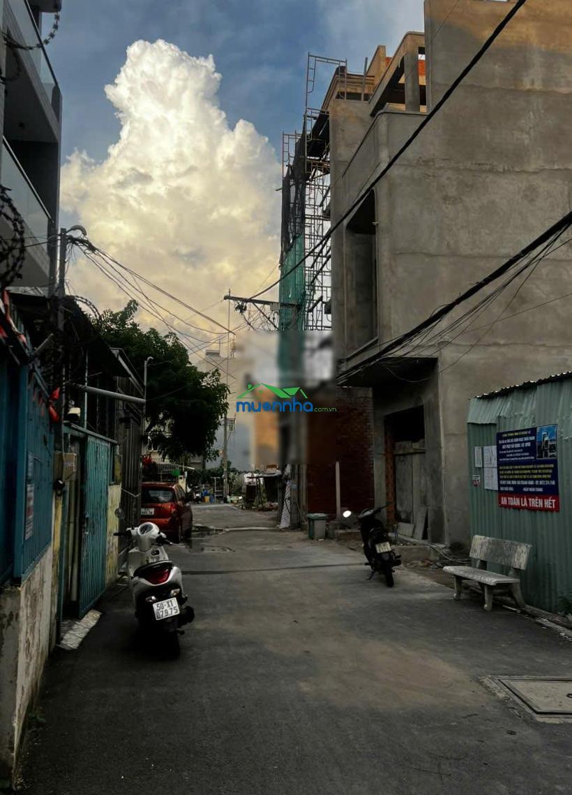 Bán nhà hẻm 145 đỗ xuân hợp gần chợ phước long b