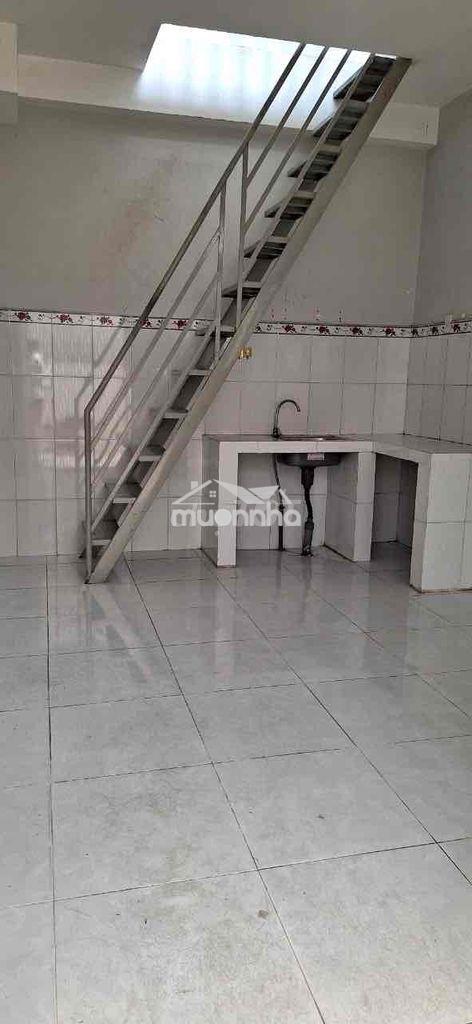 Phòng trọ 1 trệt 1 lầu cạnh suối tiên gà metro dhqg