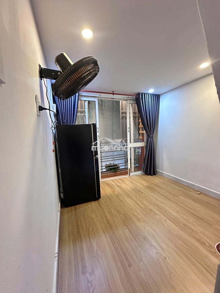 Siêu hiếm - chỉ 1.95 tỷ - nhà 3 tầng - 2 phòng ngủ - 3