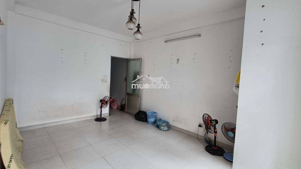 Phòng mặt tiền xe tải,ban công cửa,gần chợ,nhà thờ,an ninh tốt - 3