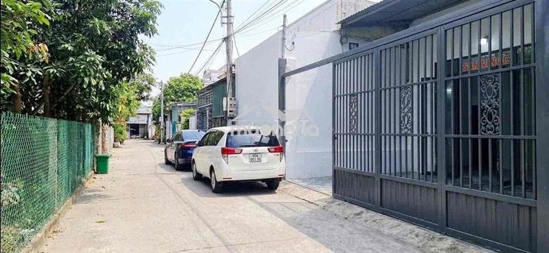 Chị chủ kẹt tiền bán gấp nhà sổ riêng 7.27x14m tại hóc môn