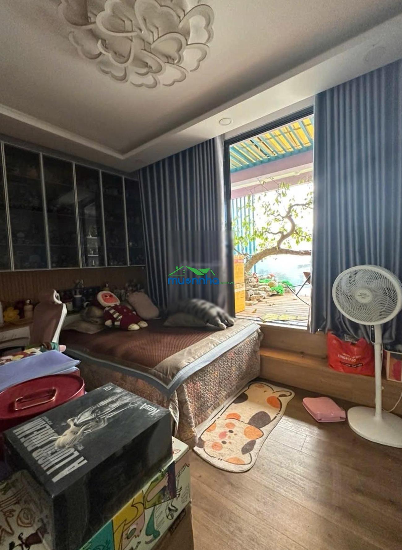 - 2 mặt tiền - ở ngay - sau chợ tăng nhơn phú b - giá 6,35 tỷ - 4