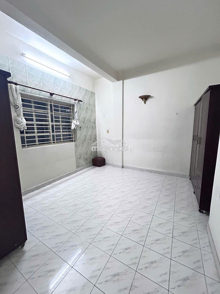 Cc d2 phú lợi p7 q8- 2pn 70m2 shr , bank hỗ trợ 1,4 tỷ. hhmg : 25tr - 4