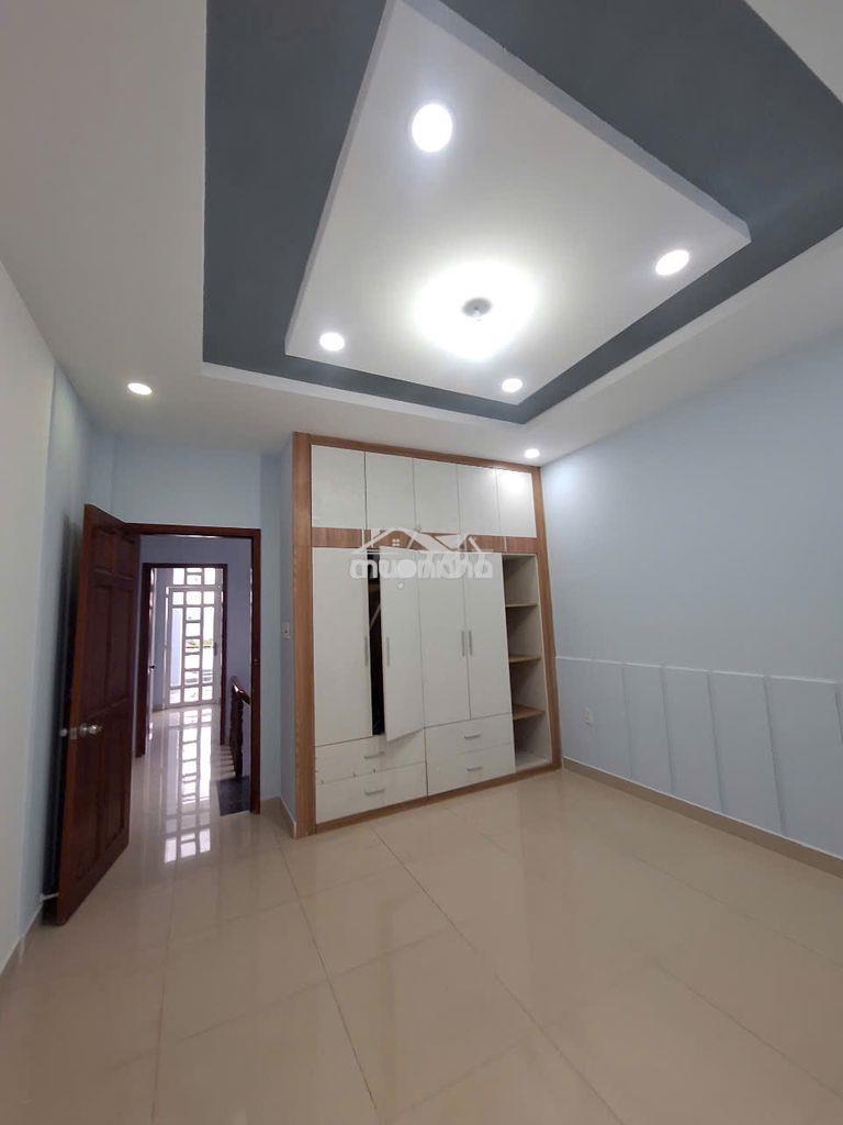 Chính chủ cho thuê nhà nguyên căn 766 ql13, dt sử dụng: 200m2.