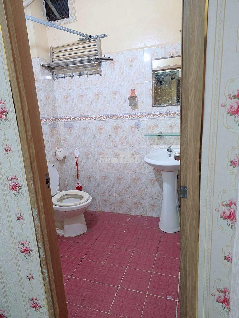 Phòng cho thuê đầy đủ tiện nghi mặt tiền đường lê hồng quận 5. - 3