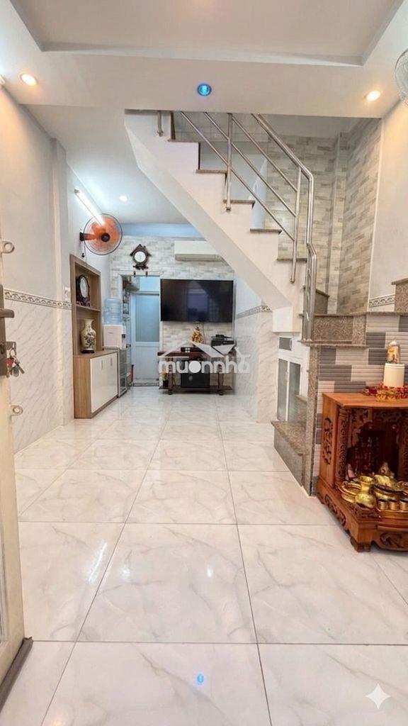 Nhà đẹp tôn đản q4- 2 lầu đúc- 3x7m- ko qh chỉ 2 tỷ nhỉnh