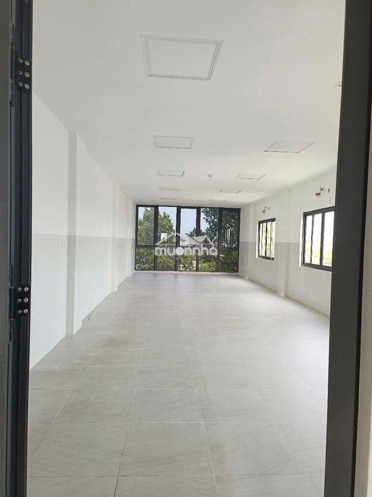 Cho thuê toà nhà mt dĩ an -6 x 20, h+4 lầu, thang máy, 40tr