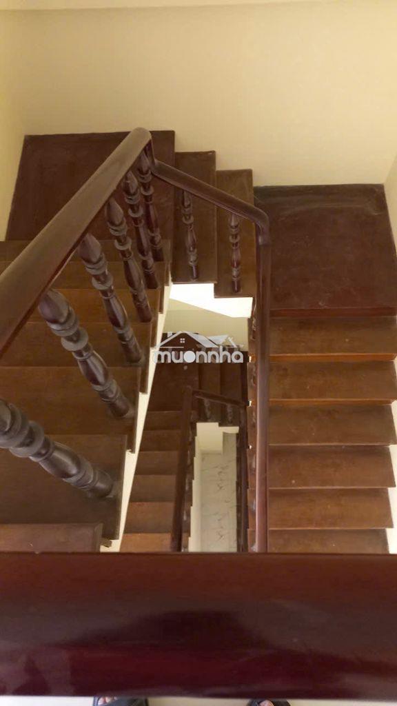 Nhà hẻm 233 nguyễn trãi , phường nguyễn cư trinh, quận 1