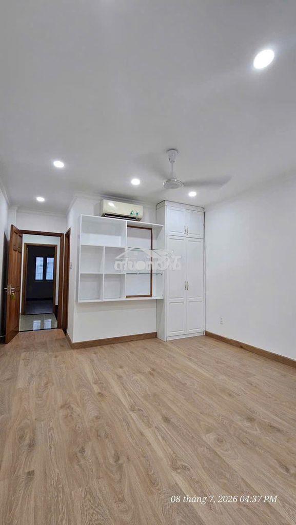 Nhà 5 phòng ngủ 4x15 đường 3/2. hẻm xe hơi