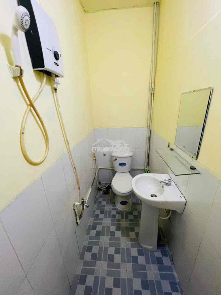Phòng mặt tiền bắc hải full nt-kế cv lê thị riêng giá tốt,sv,gđ ở ok - 4