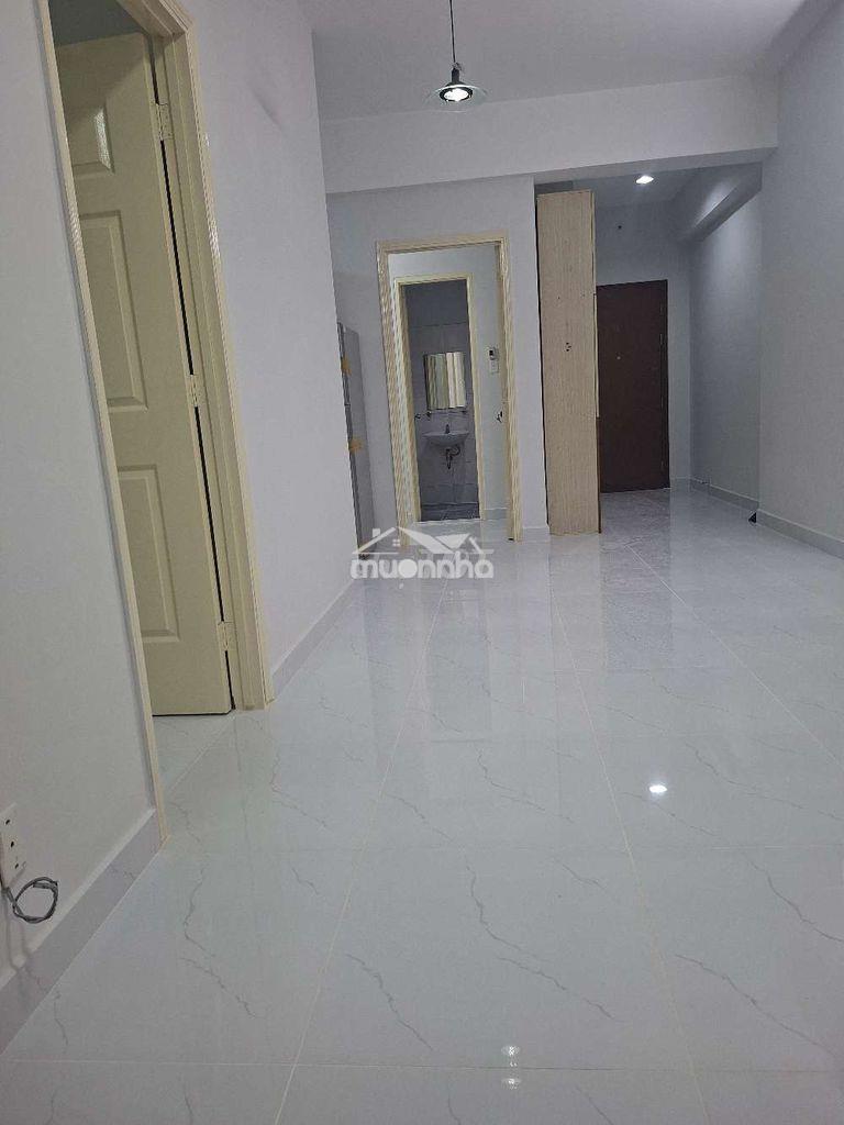Bán gấp căn hộ hqc, góc 69m2, ngay chợ bình đièn q8, 1ty55 sổ lâu dài