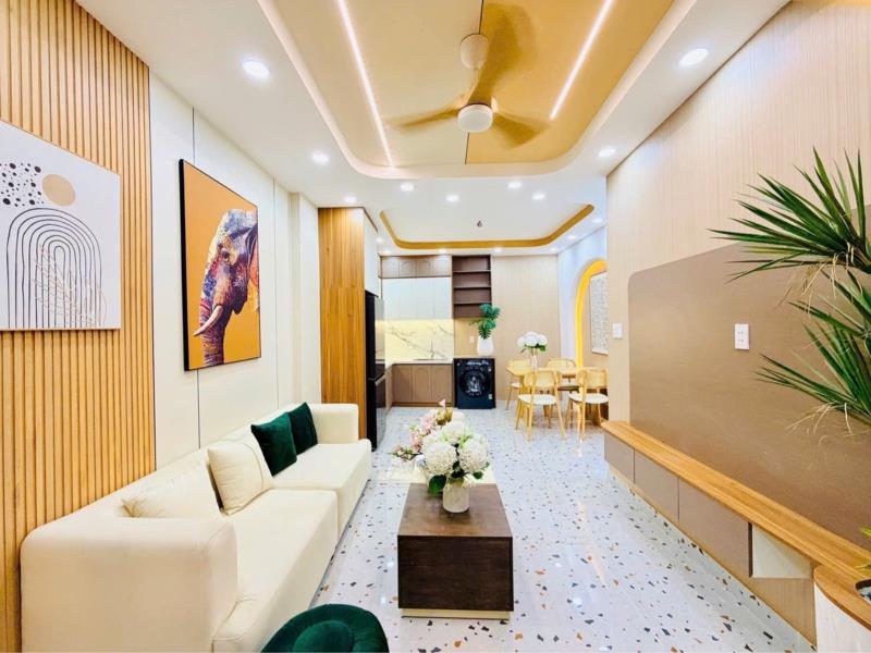 Bán nhà đẹp gần cv làng hoa - ngang rộng 4m - full nội thất