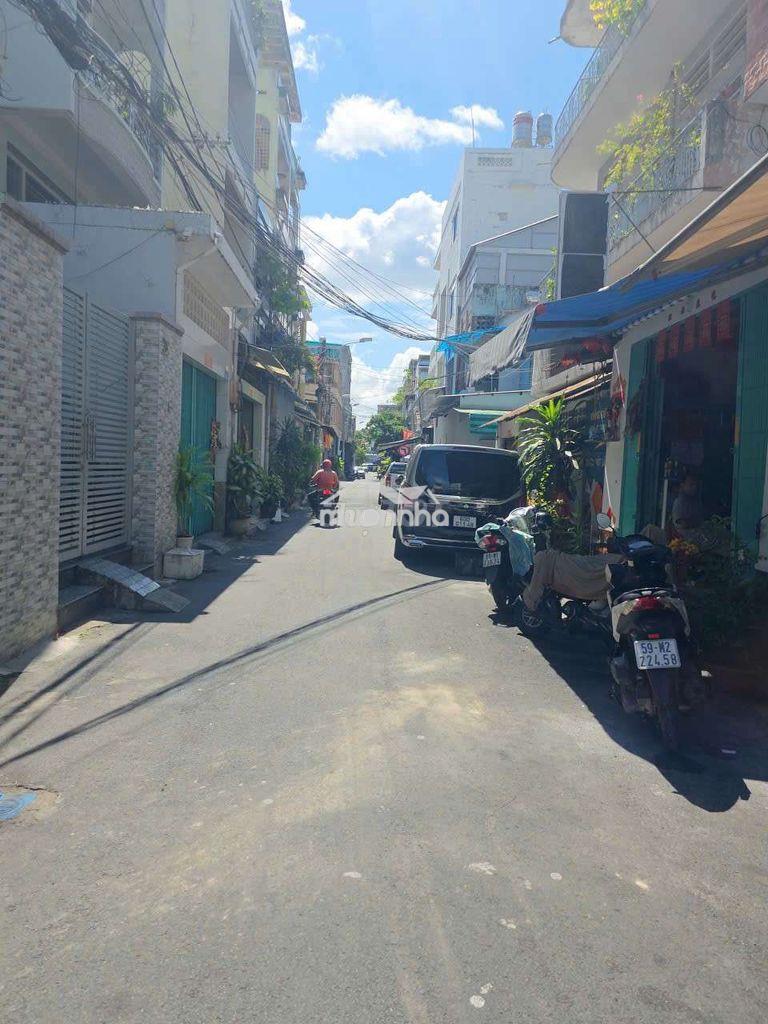 Nhà 4 tầng cạnh chợ thiếc quận 11