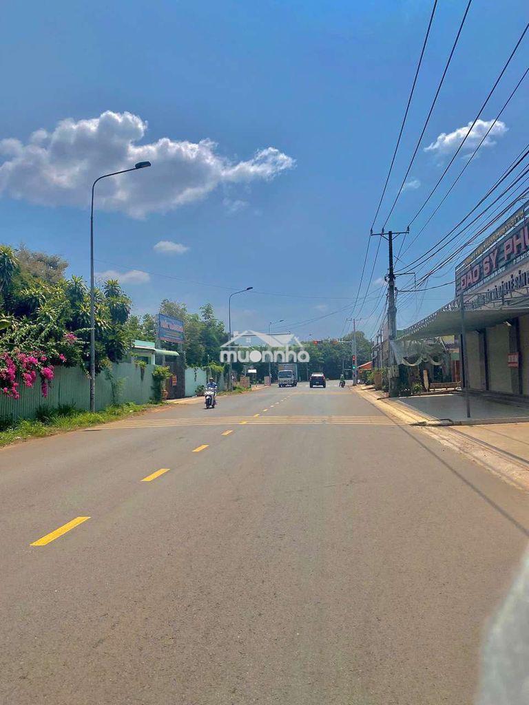 1 xẹc lê hồng phong , gần tượng đài long khánh - 2