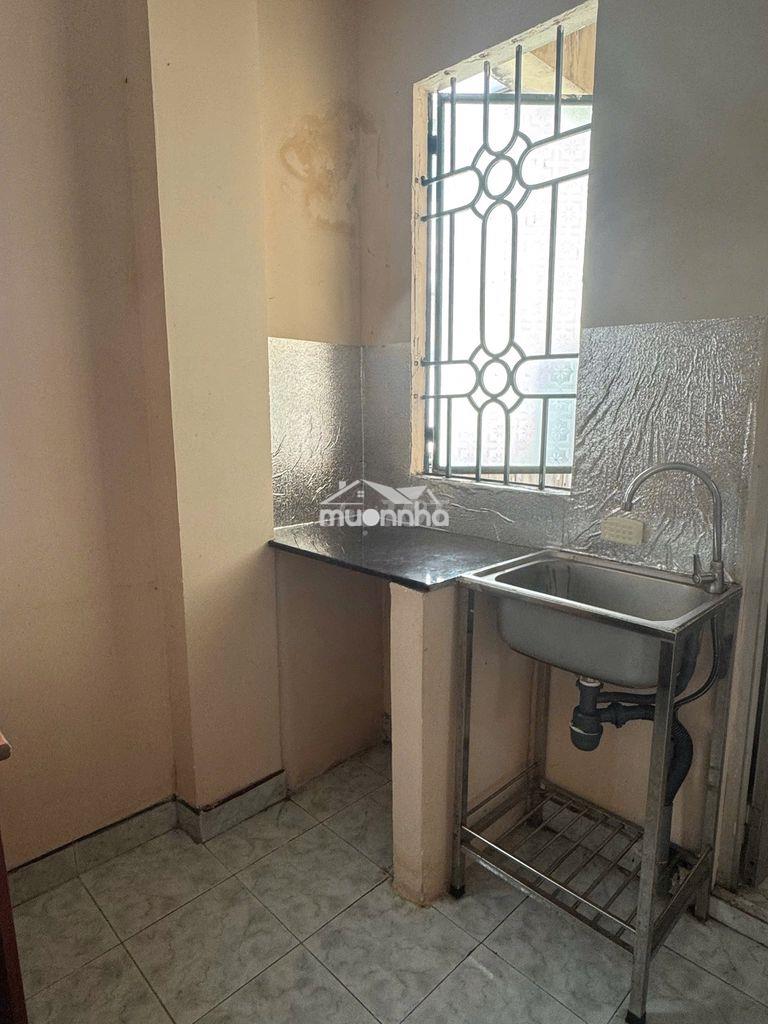 Cho thuê phòng 25m2 đường lê thị riêng quận 1 - 3