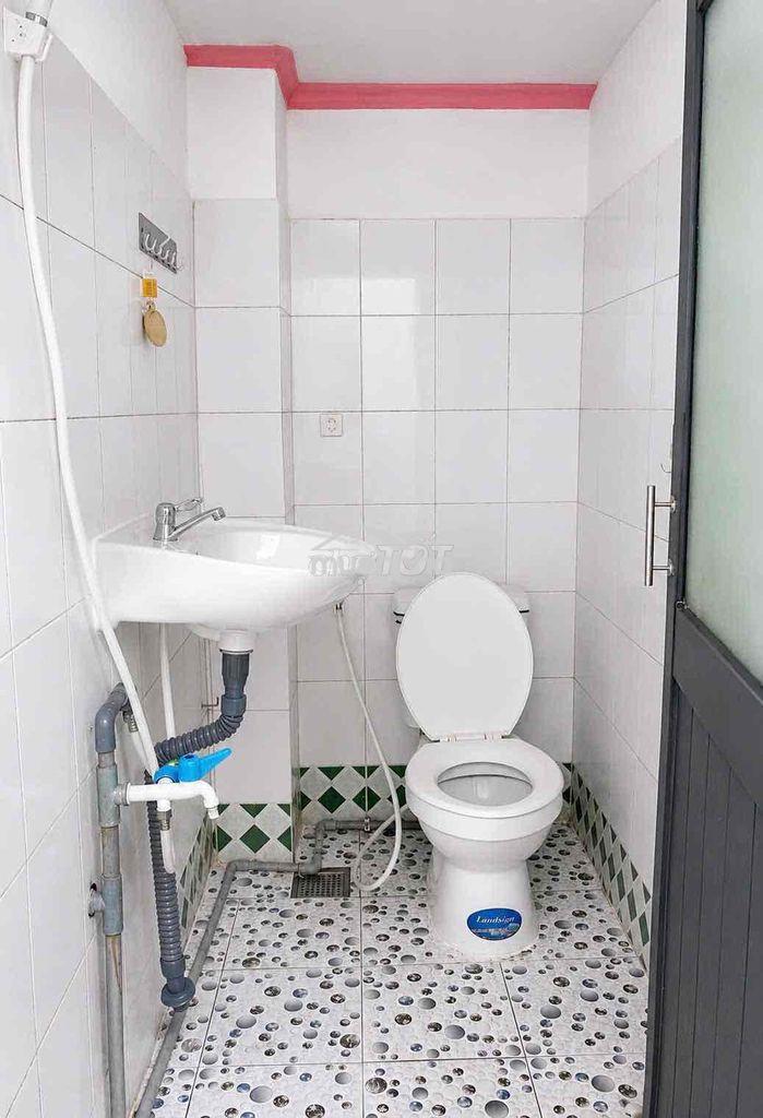 Trống sẵn studio giá rẻ sẵn máy lạnh - cửa sổ trời - gần đh văn hiến. - 4