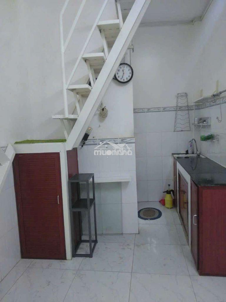 Chính chủ nhà tú mỡ 2 lầu sổ riêng