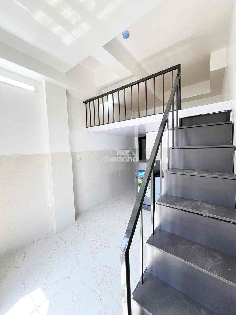 Cho thuê phòng gác ban công ngay bến vân đồn quận 4 - 4