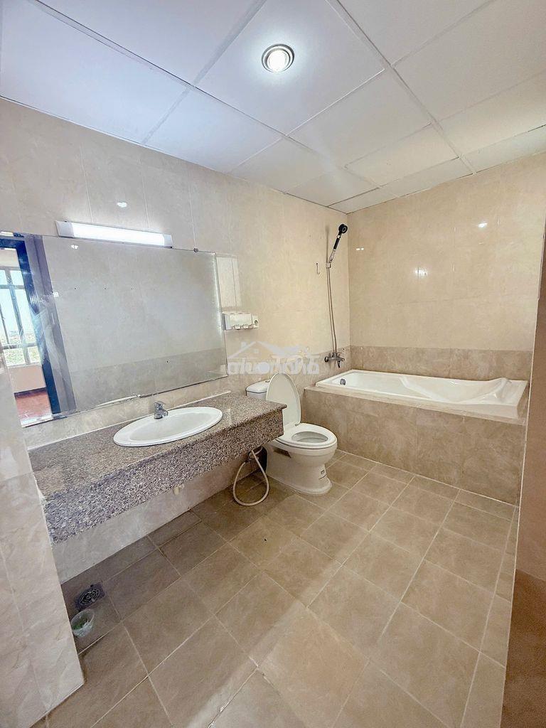 Cho thuê chung cư giai việt đường tạ quang bửu 3pn - 2