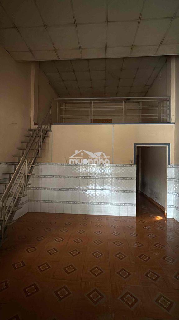 Cho thuê nhà 130m mặt tiền lớn dĩ an - 4