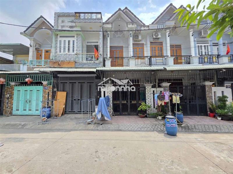 Nhà phố gần ngã tư bình thung phường tân đông hiệp tp dĩ an