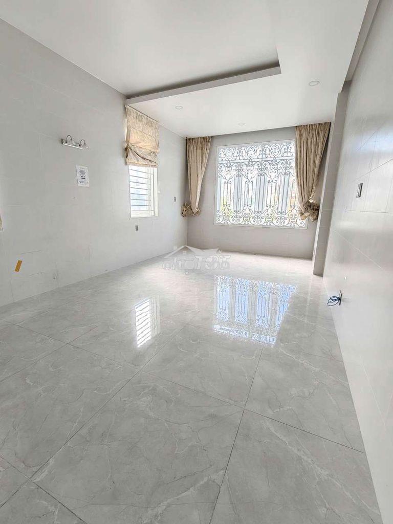 Cho thuê tòa nhà khu tên lửa dt 8*20m - 3