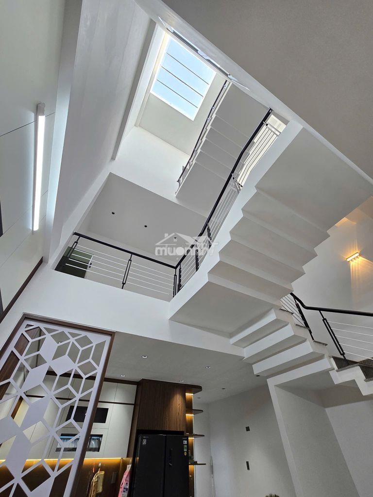 Nhà đẹp 3 tầng sát biển full nội thất giá rẻ
